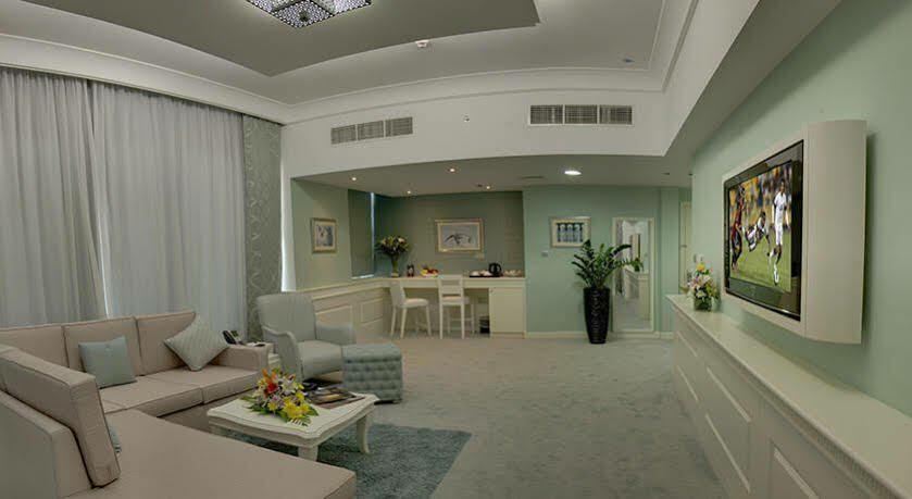 Boutique 7 And 4* Dubai