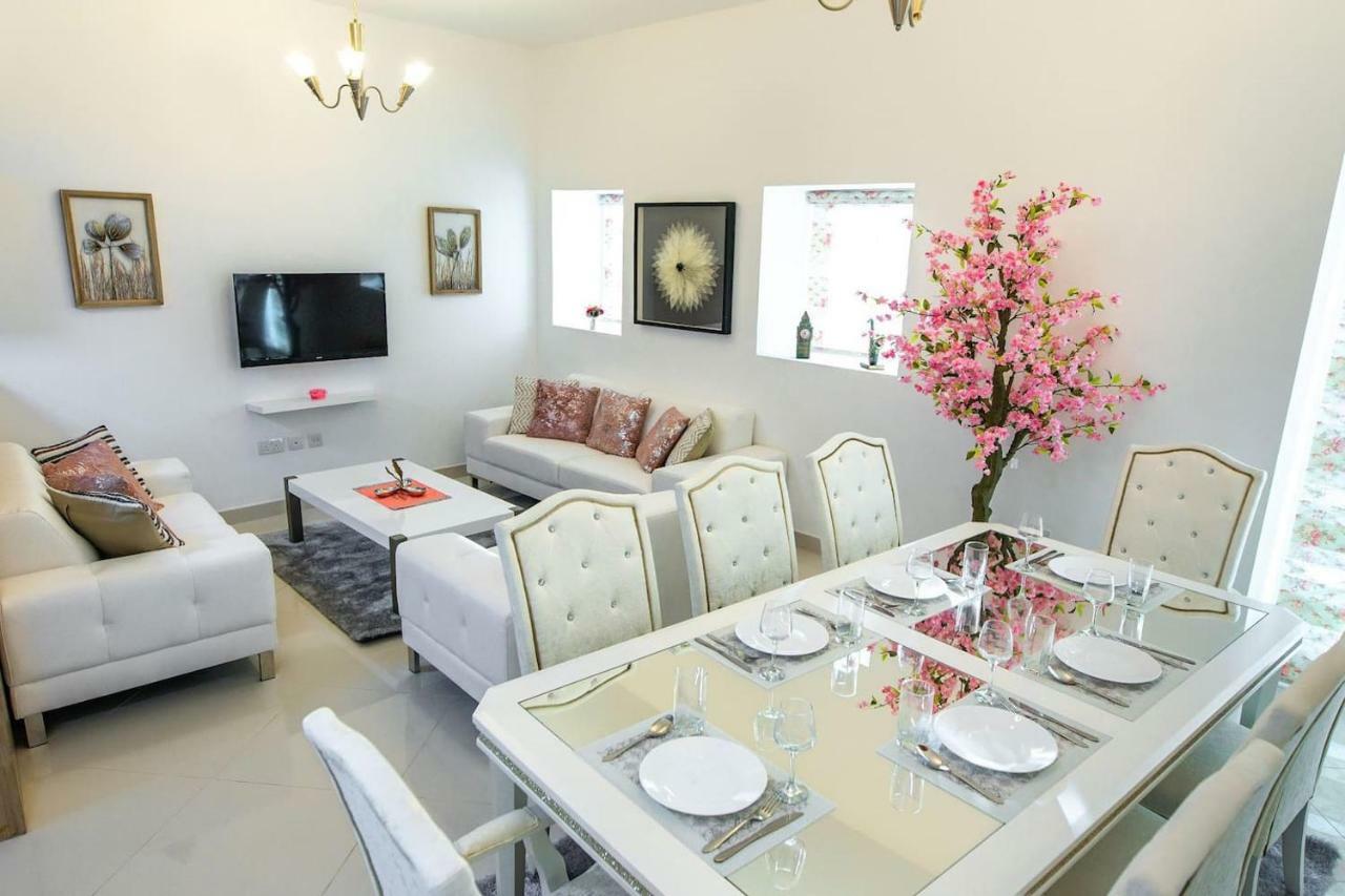 Continental Tower, Marina - Luton Apartment