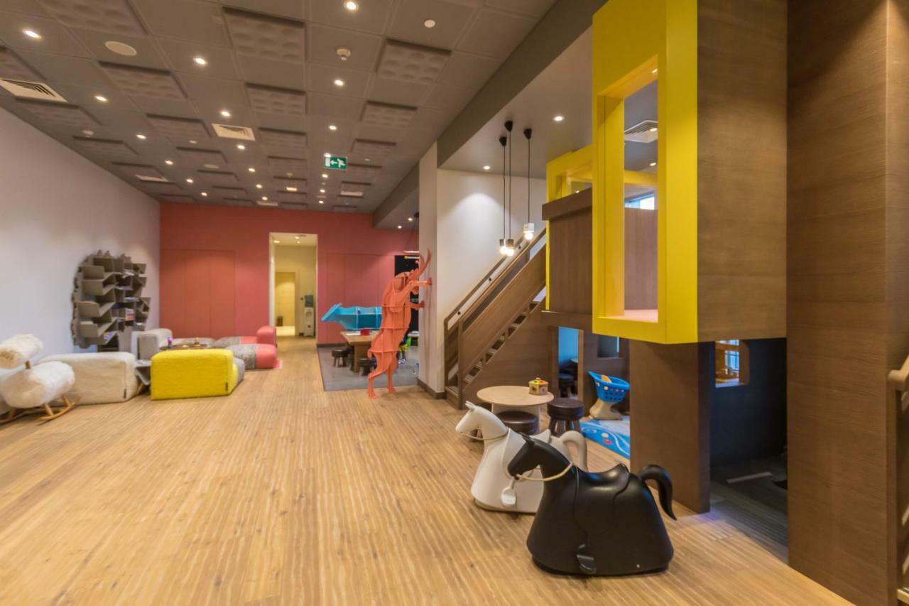 Westminster Mall 5*