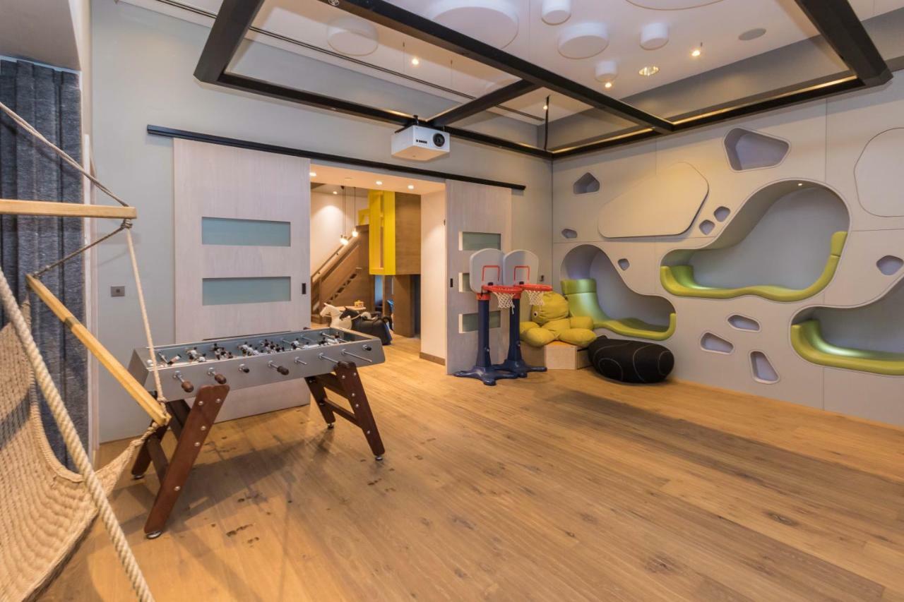 Aparthotel Westminster Mall 5*