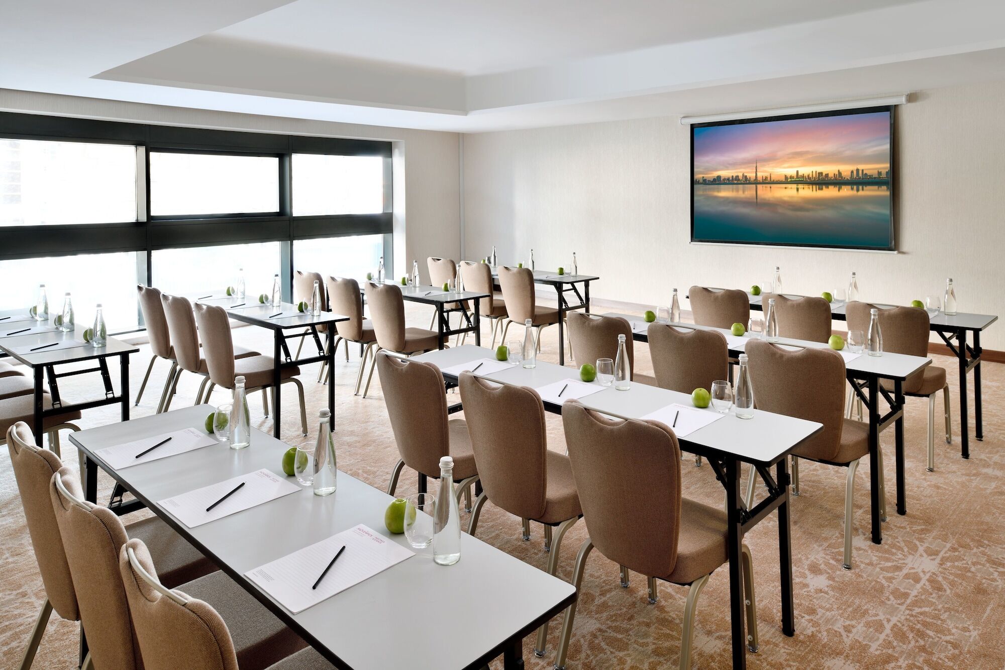 Aparthotel Moevenpick Downtown 5*