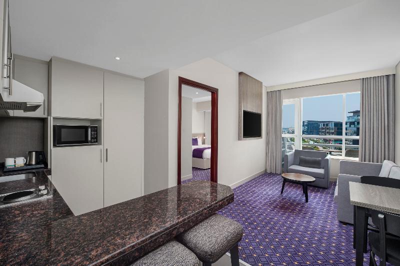 Leva And Opposite Downtown Hotel 4*