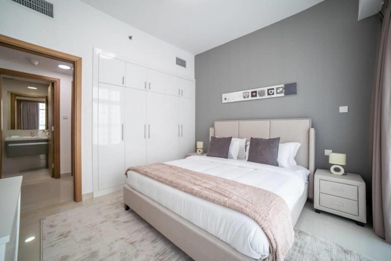 Apartment Continental Tower, Marina - Luton