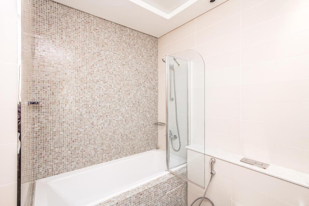 Modern Large Park Difc Apartment *