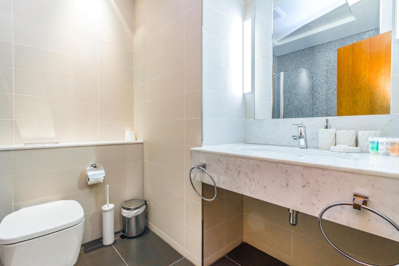 Modern Large Park Difc Apartment *