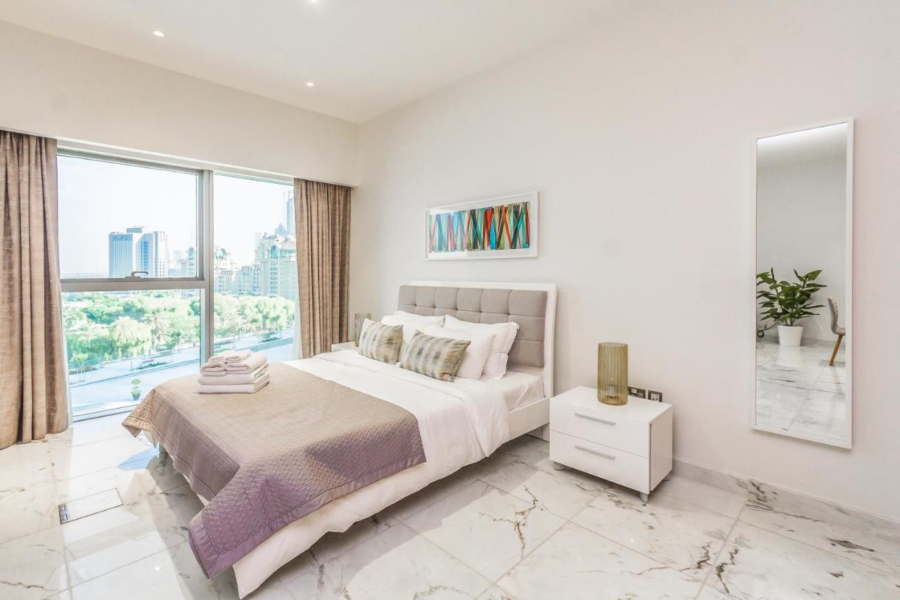 Modern Large Park Difc Apartment Dubai