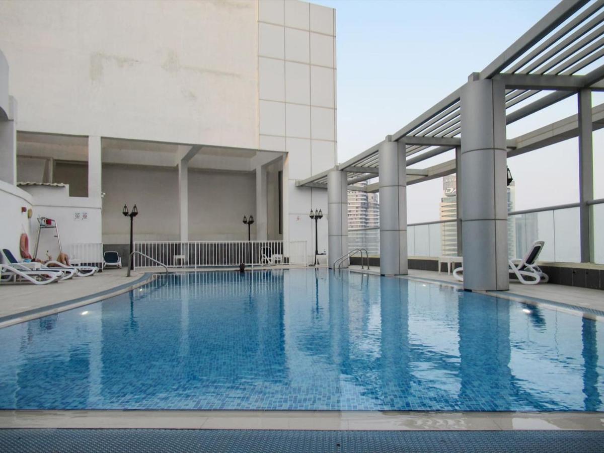 Frank Porter - Burj Al Noujoum Daire Dubai