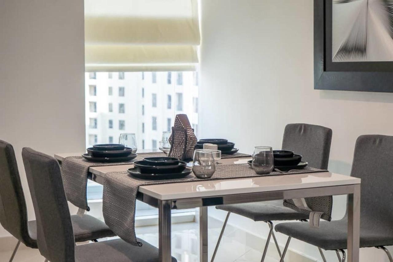Continental Tower, Marina - Luton Apartment *