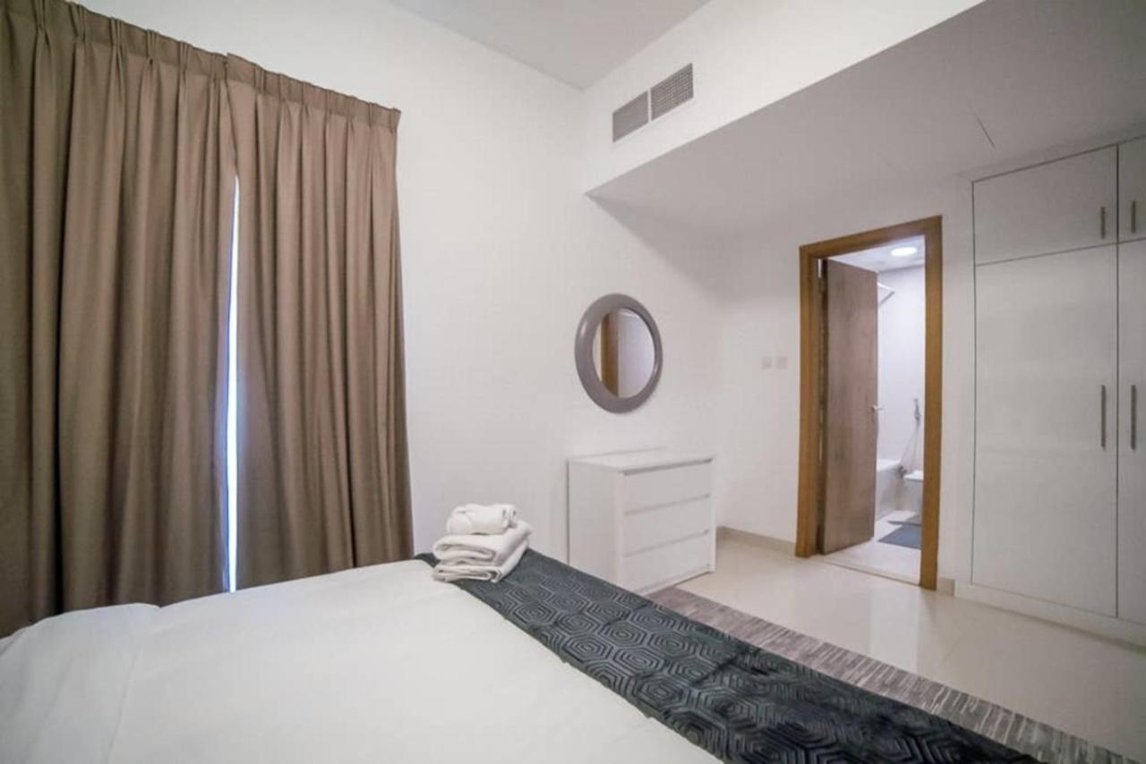 Apartment Continental Tower, Marina - Luton *