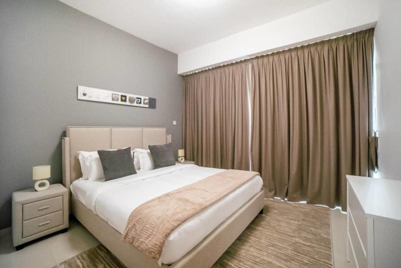 Continental Tower, Marina - Luton Apartment *