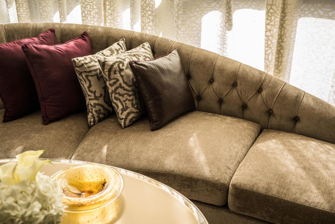 Hotel Four Seasons International Financial Centre 5*