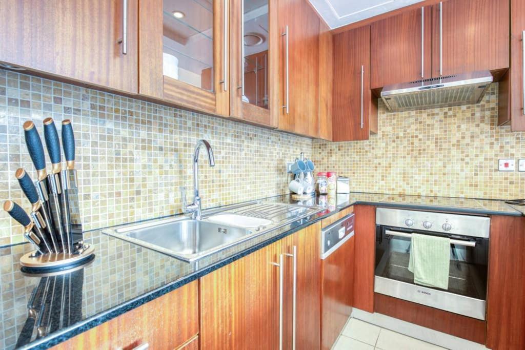 Prime Retreats- Downtown Daire Dubai