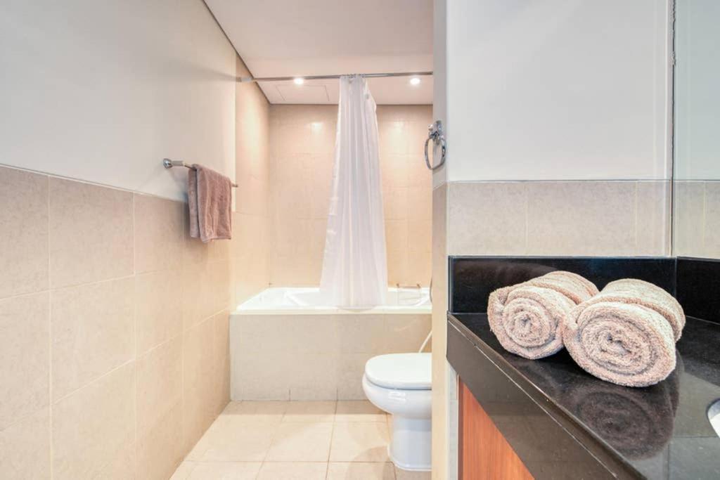 Prime Retreats- Downtown Daire *