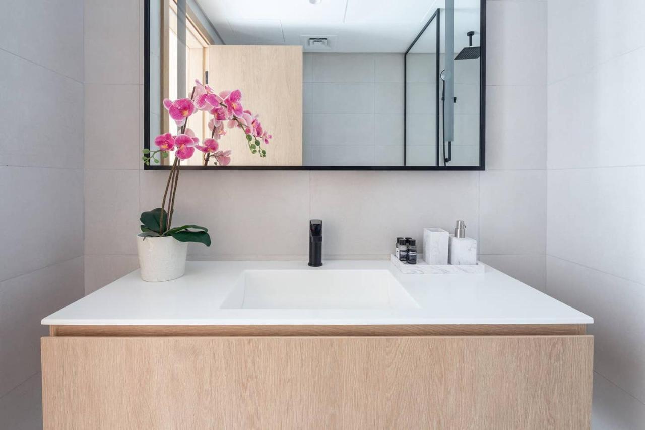 Frank Porter - Marquise Square Apartment