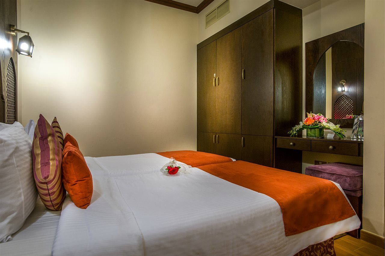 Aparthotel First