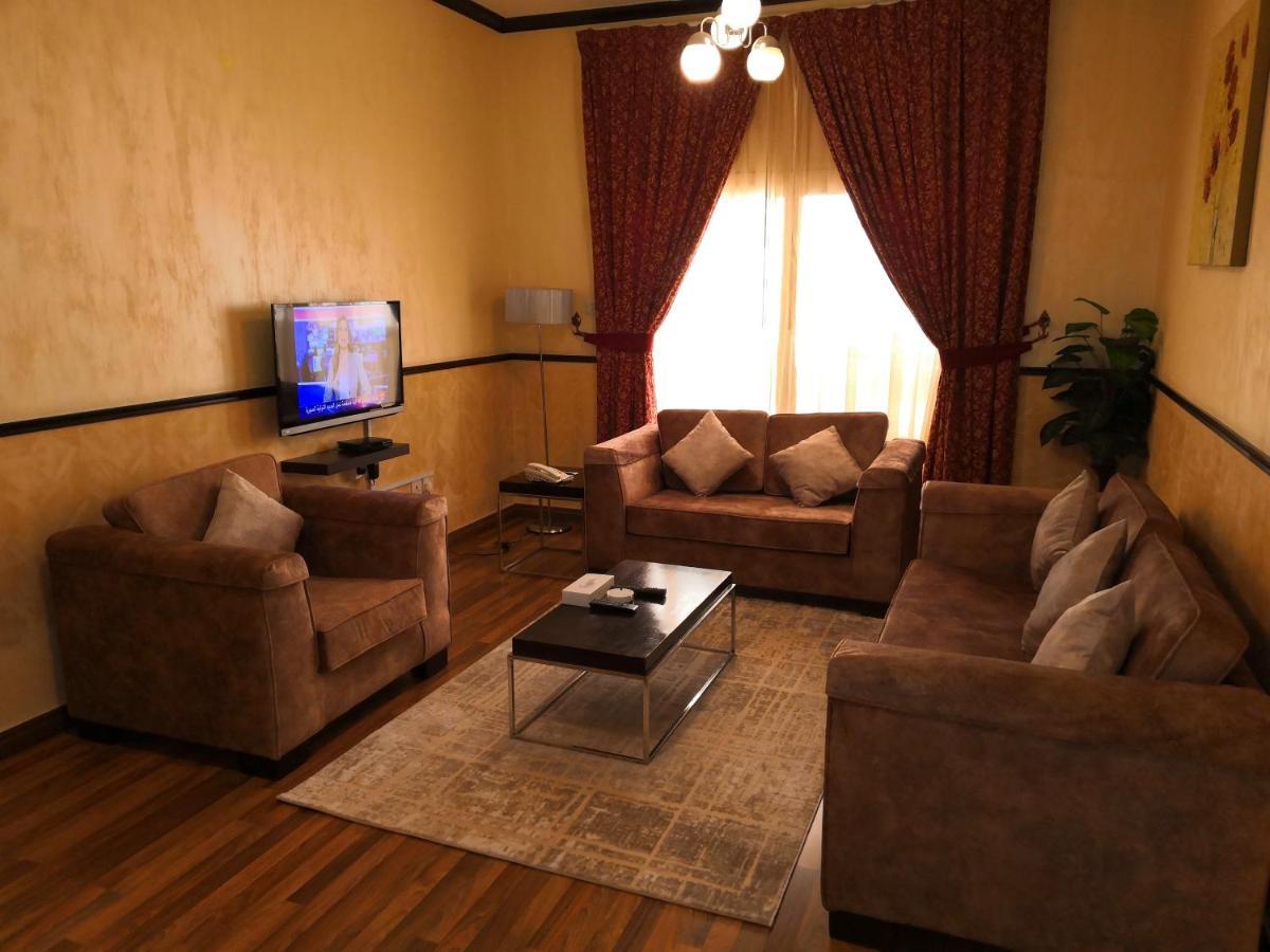 Boulevard City Aparthotel 3*