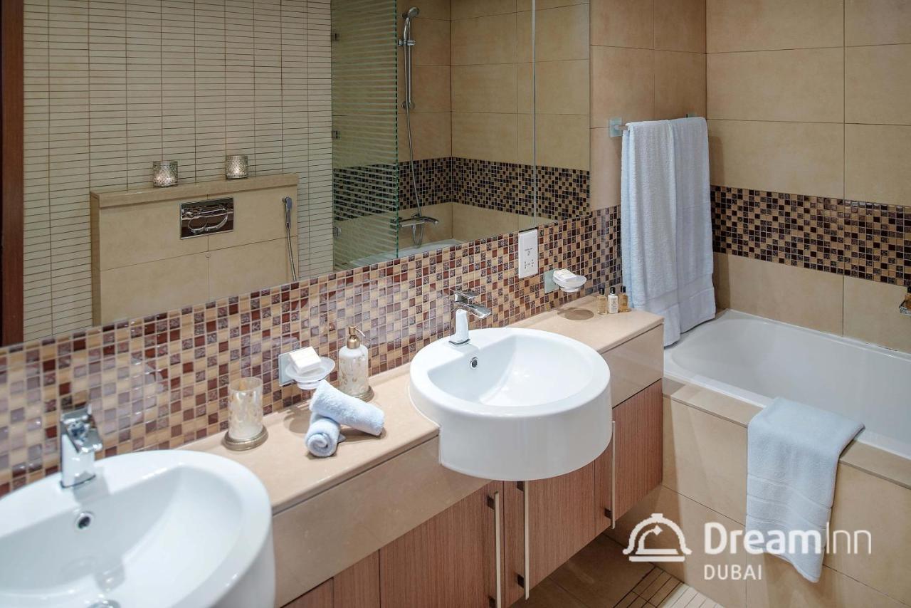 Dream - 48 Burj Gate Downtown Homes * Dubai