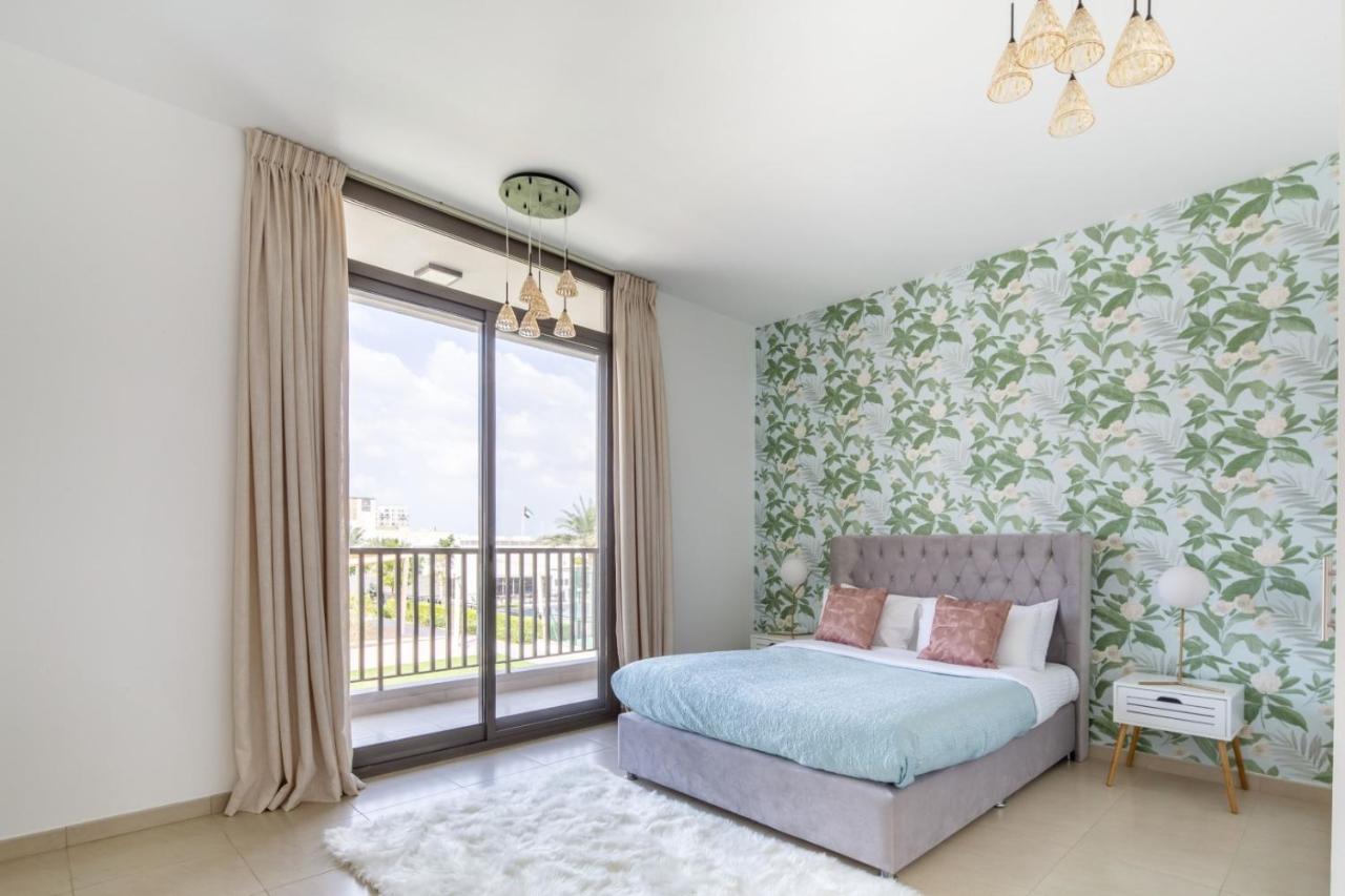 Frank Porter - Hayat Townhouse Apartment Dubai