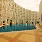 Lux Bnb I X1 Tower I Golf Course & Sea Views
