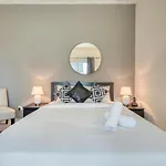Minutes Away To Metro Studio Unit With Nearby Retail Outlets, Dubai Gate 2, Jumeirah Lake Towers By Deluxe Holiday Homes