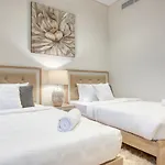 Rh- A Stylish Home Away From Home, Spacious 02 Bedroom Near Dubai Mall