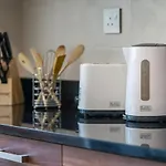 Higuests - Spacious Apt For 5 With Spectacular Marina Views