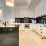 Exquisite 1Br At The Address Residences Dubai Marina By Deluxe Holiday Homes