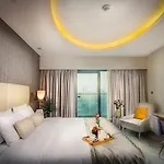 Royal Club By Rvhr, Paramount Tower B, Business Bay