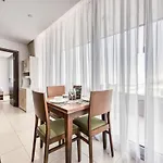 Homely 1Br At The Matrix Dubai Sports City By Deluxe Holiday Homes