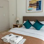 Mira Holiday Homes - Serviced Apartment In Jvc - Gym, Pool, Parking