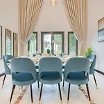 Splendid 5Br Villa At Canal Cove Palm Jumeirah By Deluxe Holiday Homes