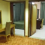 Liwa Plaza Hotel Apartments