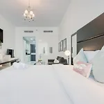 Radiant Studio At Giovanni Boutique Suites Dsc By Deluxe Holiday Homes