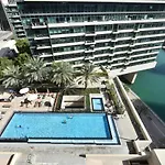 Luxury Escapes - 2-Br Marina View Retreat At Marina Quays