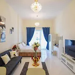 Aliving- Luxury Studio, 1Br, 2Br, Family Apartment At Jvc Dubai