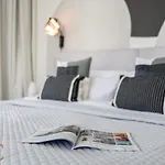 The Smart Concierge - Sunrise Bay Beachfront