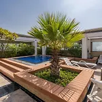 Higuests - Unique Studio Interior With Stunning Views In Difc