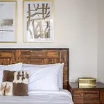 Higuests - Unique Studio Interior With Stunning Views In Difc