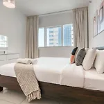 Dreamy 2Br At Marina Pinnacle Dubai Marina By Deluxe Holiday Homes
