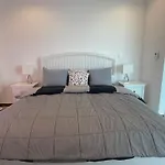 Luxurious One Bedroom - Rose