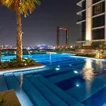 Ultimate Stay - 3 Beds - Scenic Panoramic Views - Right At Metro Station - 5-10Min To Sea, Burj Khalifa, Old Town, Downtown - 15Min From Airport