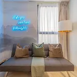 Spacious Art Deco Apt With Burj & Canal Views