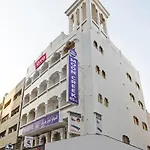 Oyo 800 Moon Creek Hotel