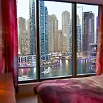 Stylish 1-Br Marina View Apt In Silverene Tower