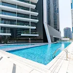 Marquise Square Studio For 4 Guests Pool Gym By Globalstay