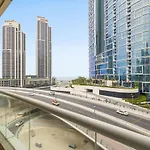 Beautiful Two Bedroom Apartment By Marina Promenade