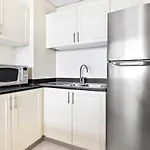 Beautiful Two Bedroom Apartment By Marina Promenade