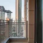 Higuests - Luxury Apt With Balcony, Steps From Burj Khalifa