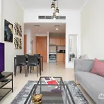 Dream Inn Apartments - Mayfair Residence