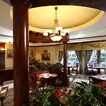 Knight Castle Hotel